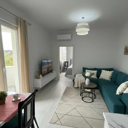 Apartman Maisonnova Deluxe 1 *