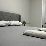 Maisonnova Deluxe 1 * تيرانا