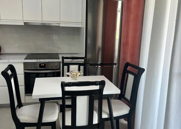 Maisonnova Deluxe شقة تيرانا