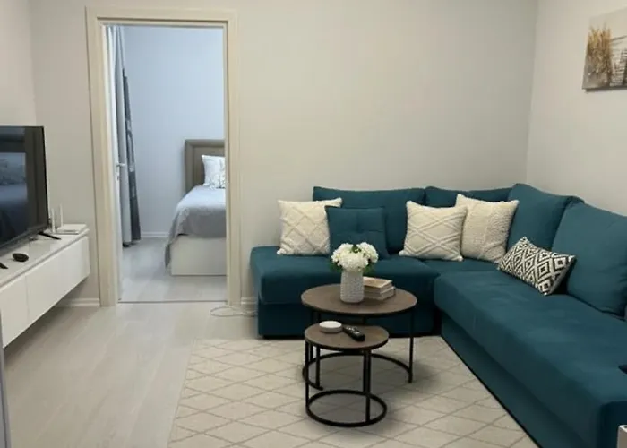 Maisonnova Deluxe Τίρανα